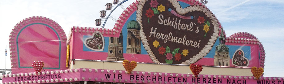 Lebkuchenherzen München Schifferl - Schifferls Herzlmalerei auf dem Oktoberfest